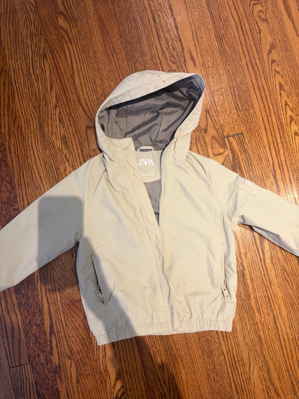 ZARA Kids beige windbreaker Lightweight Jacket size 6